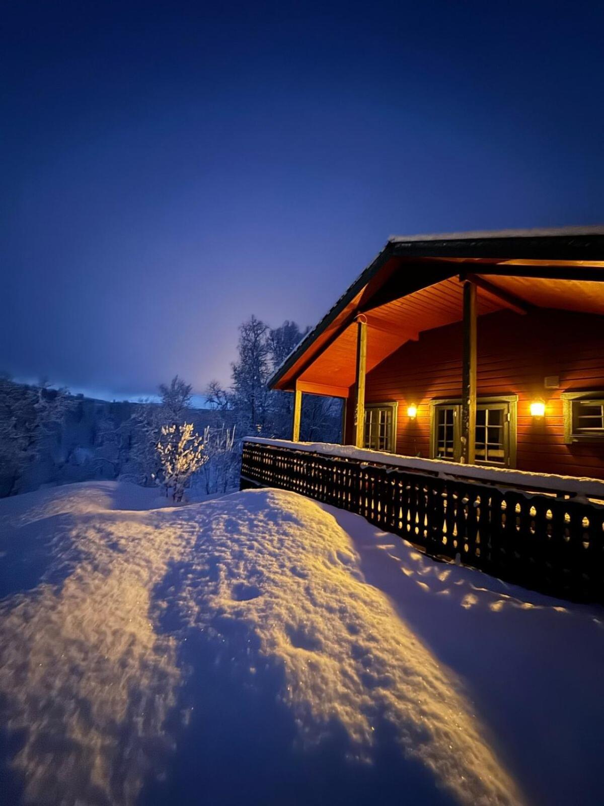 Trivelig Hytte I Senja. Exteriör bild
